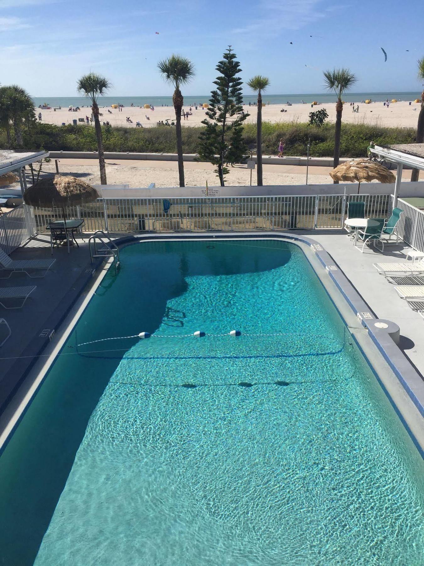 Ibeach Resort Treasure Island Exterior foto